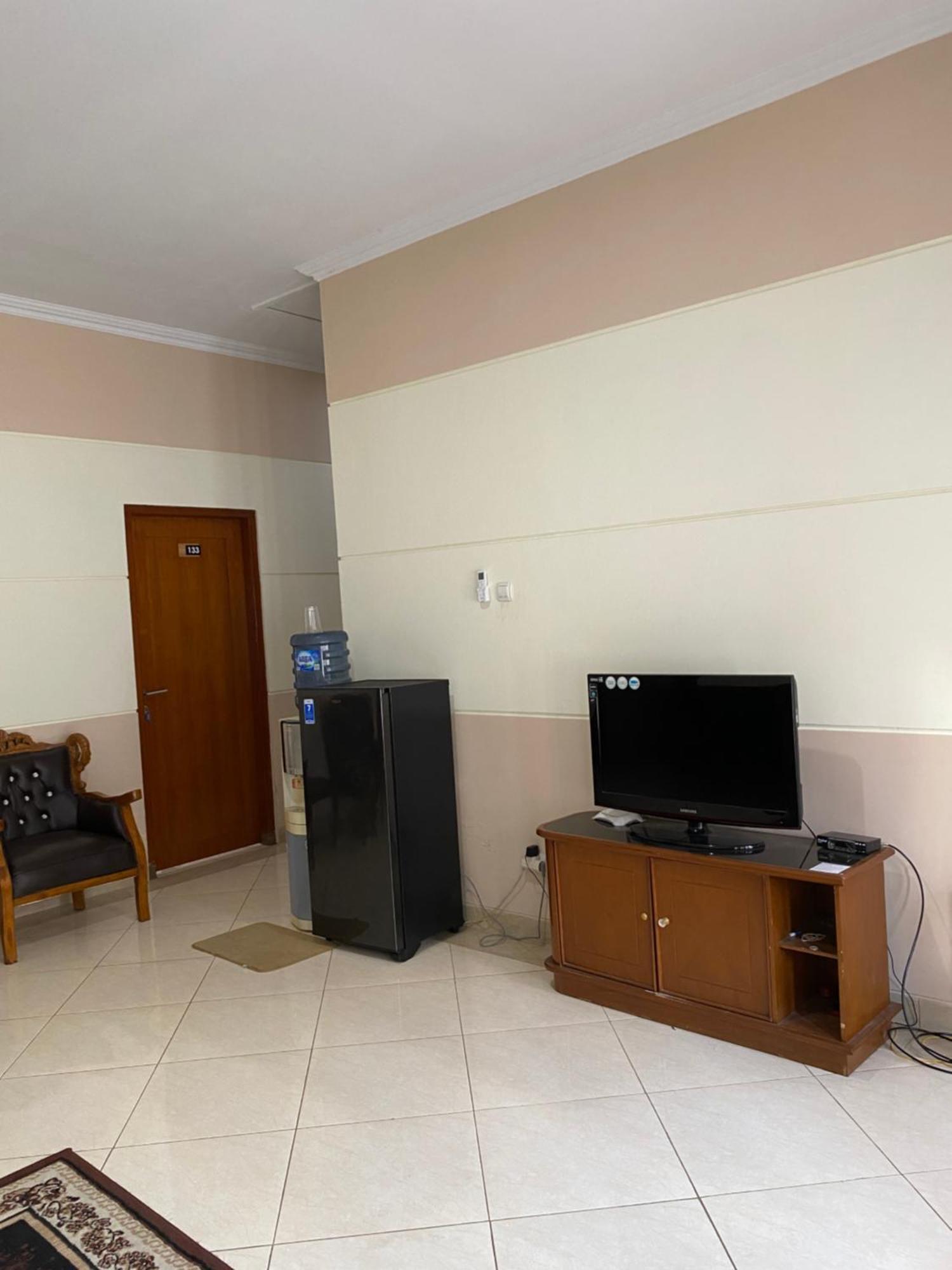 Adiputra Guesthouse 2 Ngabean Bagian luar foto