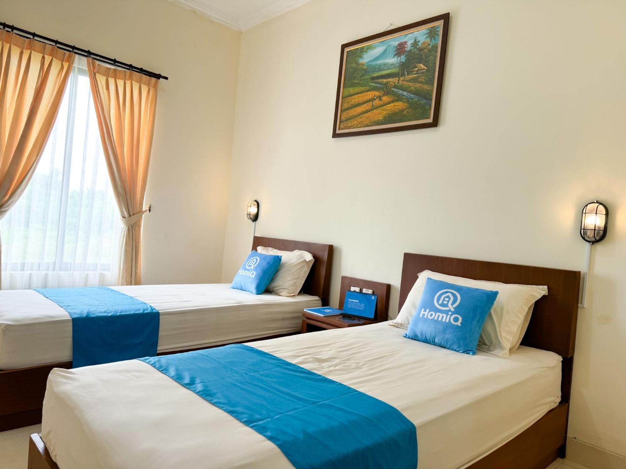 Adiputra Guesthouse 2 By Homiq Ngabean Bagian luar foto